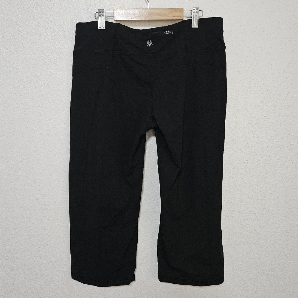 Athleta capri pants with front pockets and zip pocket back of pants size medium - Picture 5 of 13